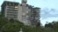 Se derrumba un edificio de apartamentos de 12 plantas en Miami Beach