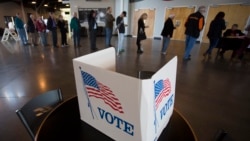 Trump autoriza sanciones si hay injerencia en elecciones en EEUU Trump autoriza sanciones si hay injerencia en elecciones en EEUU