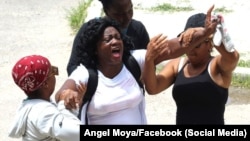 La líder de las Damas de Blanco, Berta Soler, fue detenida este domingo al salir de su vivienda en Lawton, La Habana. (Foto: Angel Moya/Facebook)