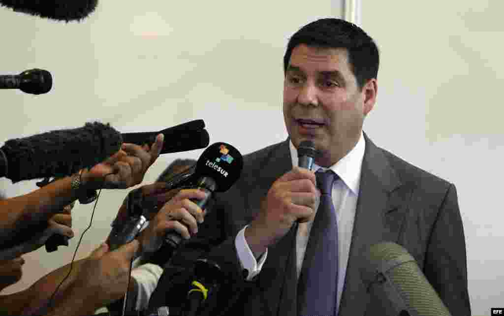 Marcelo Cleure, presidente de la compañía estadounidense Spring, habla hoy, lunes 02 de noviembre de 2015, durante una firma de acuerdos en la Feria Internacional de La Habana (FIHAV 2015) en Cuba.