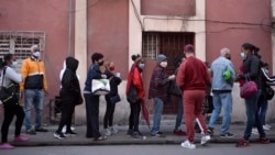 Cubanos critican gestión del gobierno para contener el coronavirus Cubanos critican gestión del gobierno para contener el coronavirus